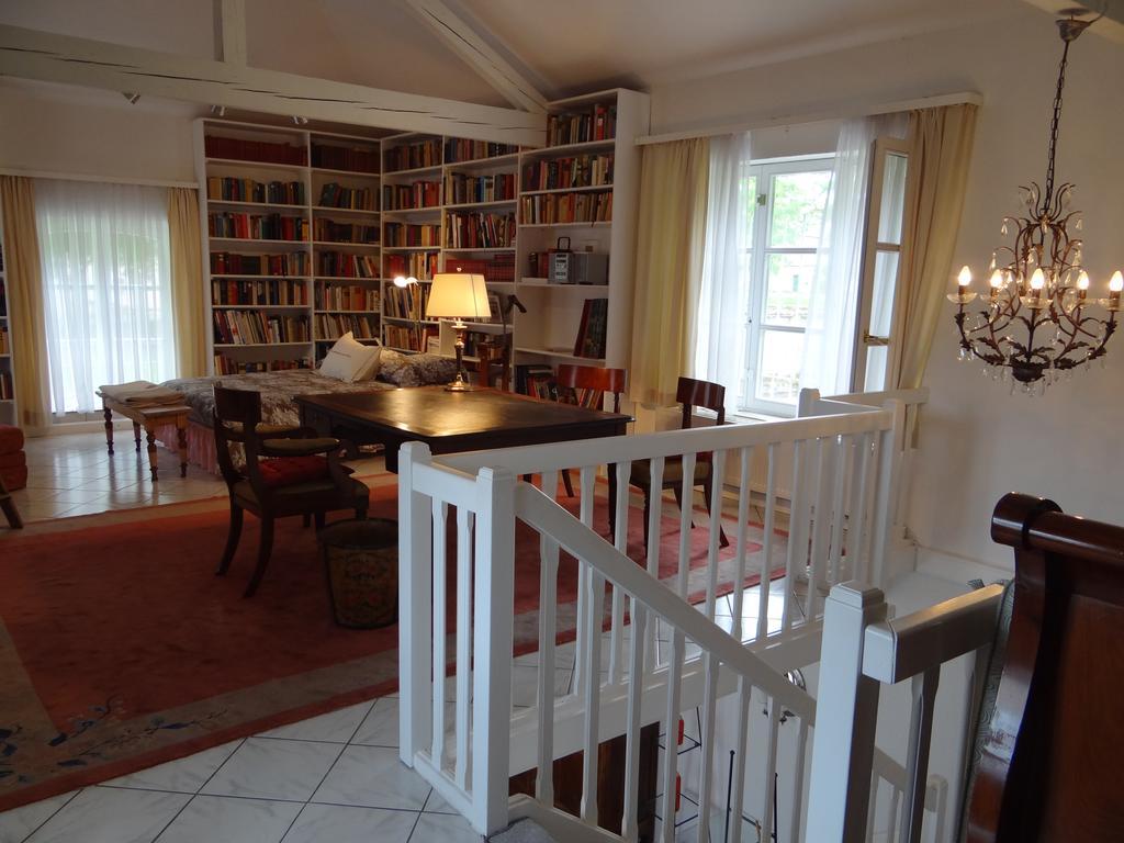 Chateau Mesny Gite Au Fil Des Pages Vic-sur-Seille Dış mekan fotoğraf