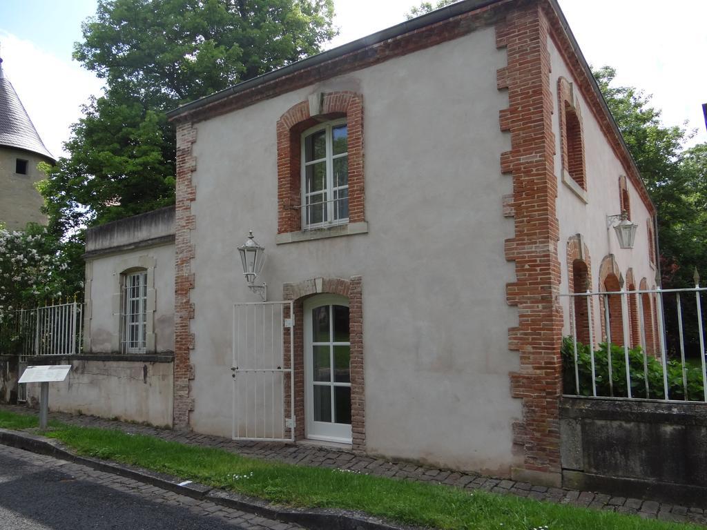 Chateau Mesny Gite Au Fil Des Pages Vic-sur-Seille Dış mekan fotoğraf